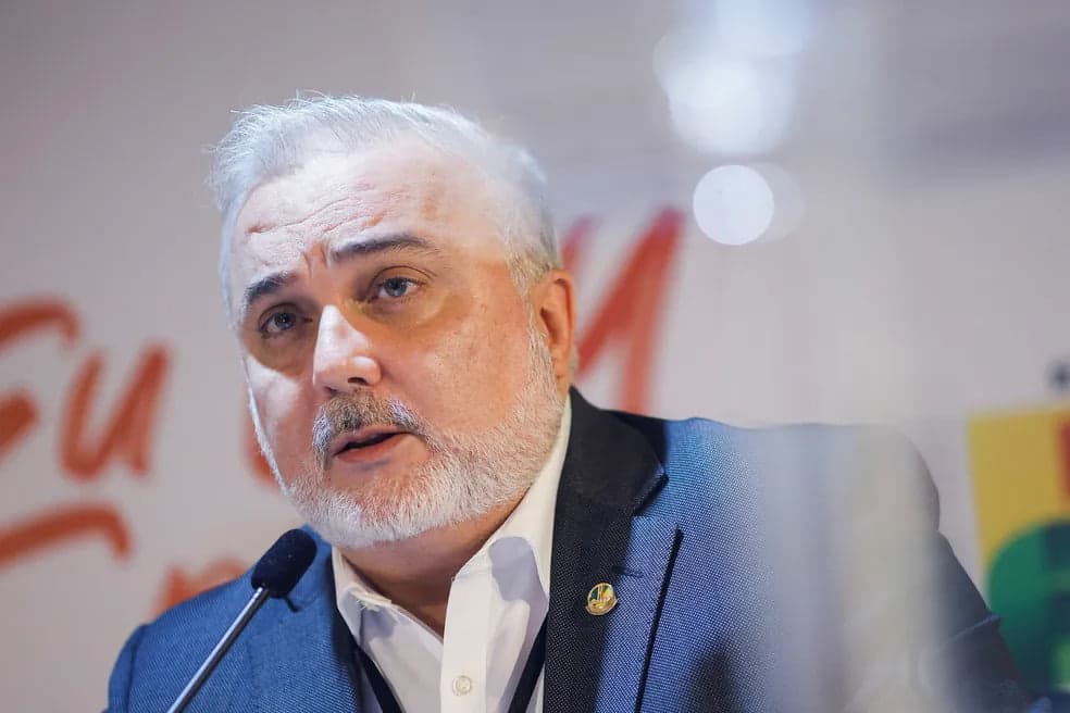 “Lula nunca pediu para baixar preços dos combustíveis”, diz CEO da Petrobras