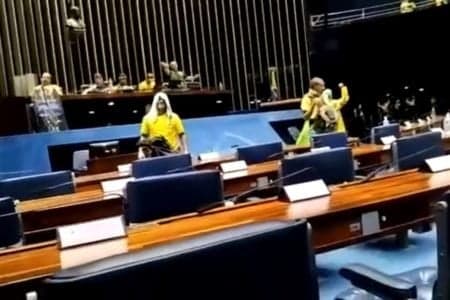 Dino responsabiliza governo do DF por ato de vandalismo