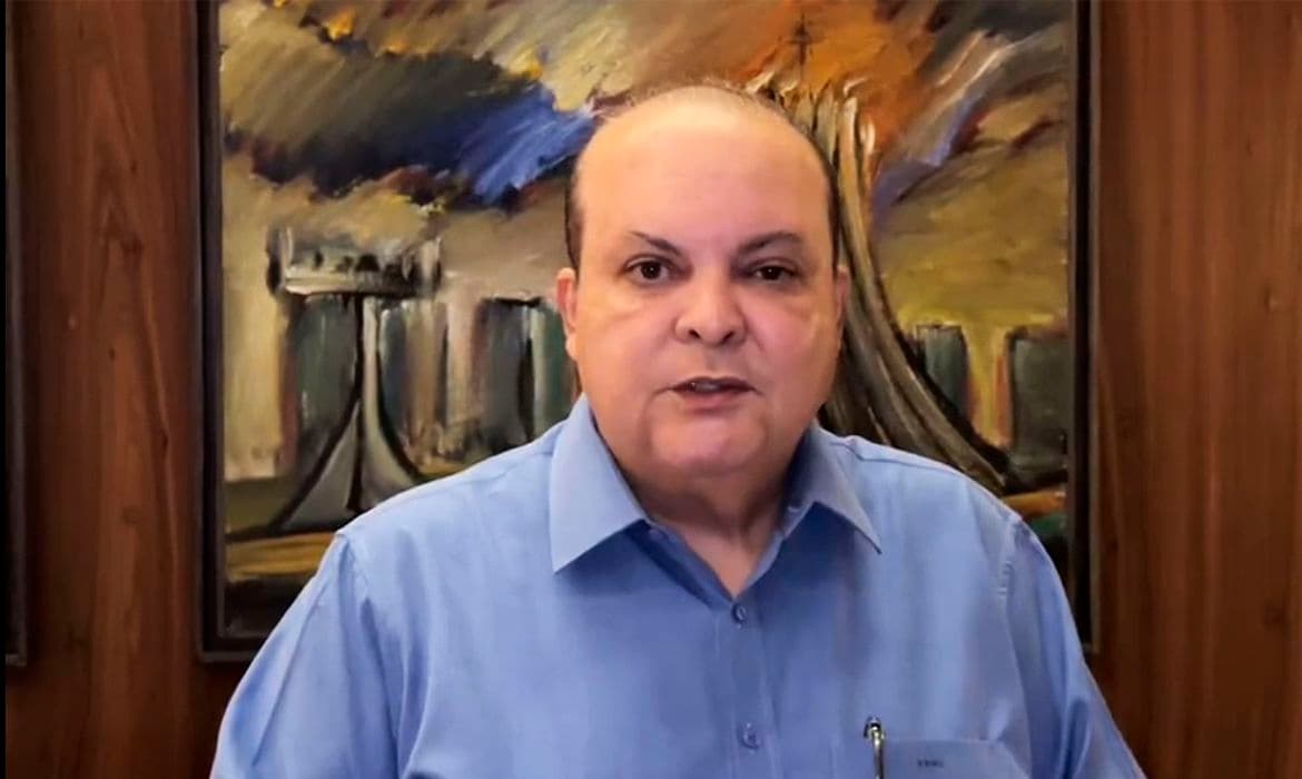 PF faz busca e apreensão na casa de governador afastado do DF