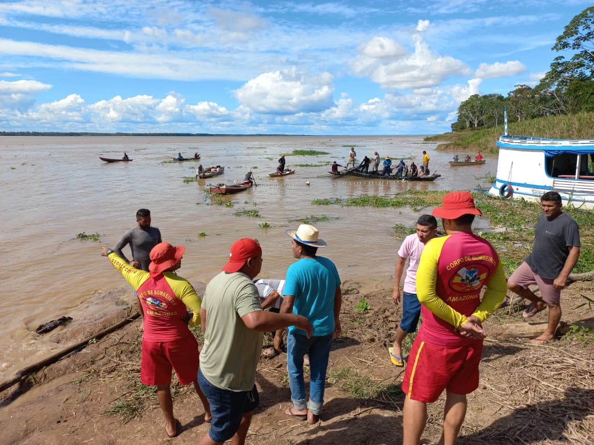 Busca por adolescentes desaparecidos no rio Solimões chega ao 3º dia