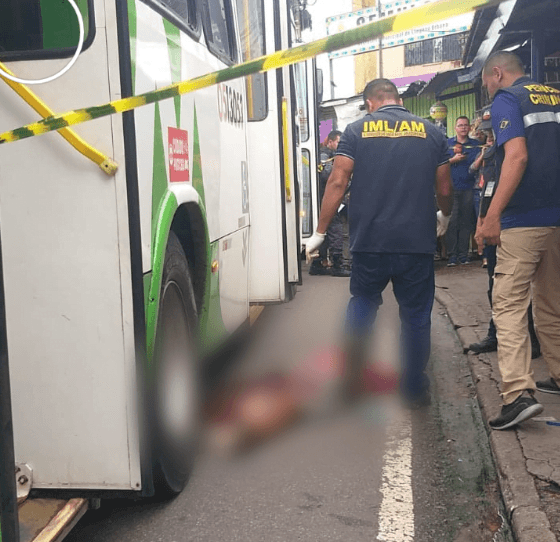 Idoso morre após ser atropelado por ônibus no bairro Compensa