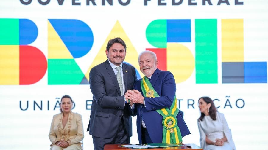 Lula diz, sobre ministro: “Se não provar inocência, sairá do governo”