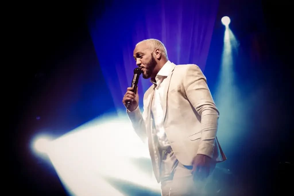 Cantor Belo é atração de festa em Parintins