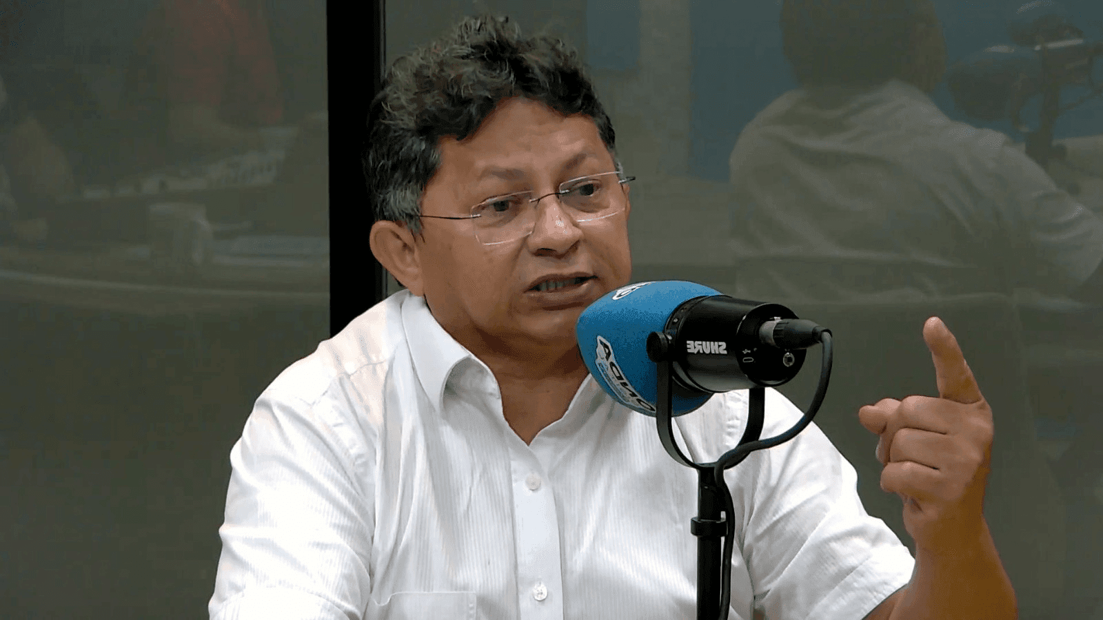 “Não vou abandonar luta contra Amazonas Energia”, diz Sinésio Campos