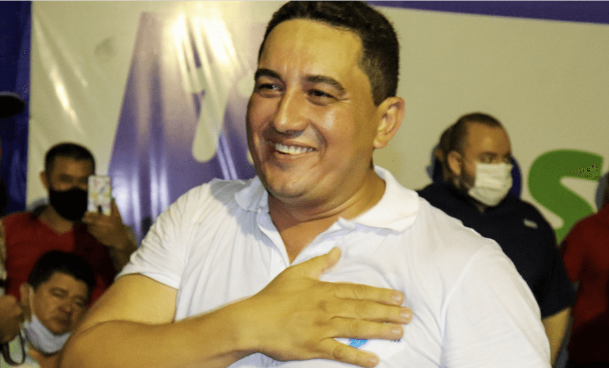 Após audiência de custódia, Justiça mantém prisão do prefeito Simão Peixoto