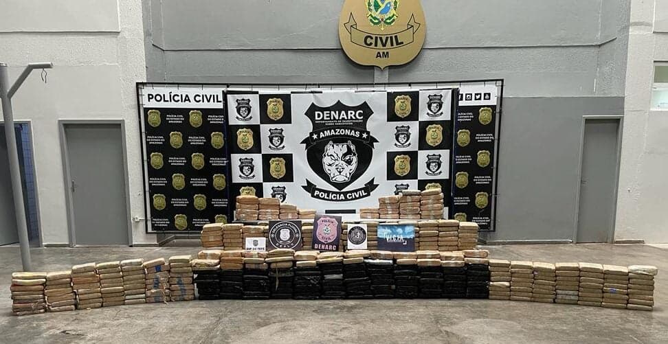 Embarcação é apreendida com 400 kg de maconha tipo skunk no AM