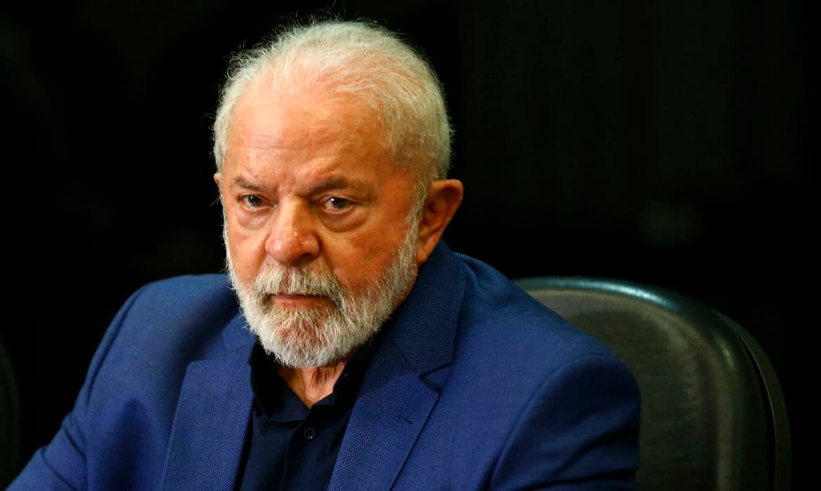 Lula cancela viagem a China por orientação médica