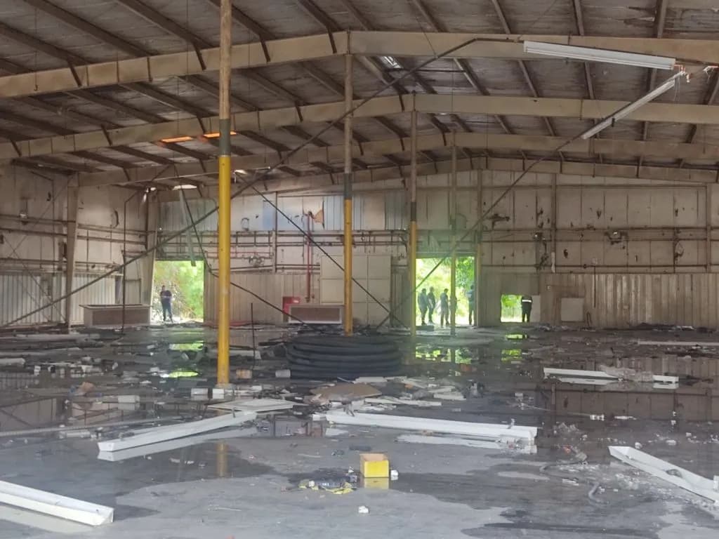 Vídeo: Corpo é encontrado em fábrica abandonada no Distrito