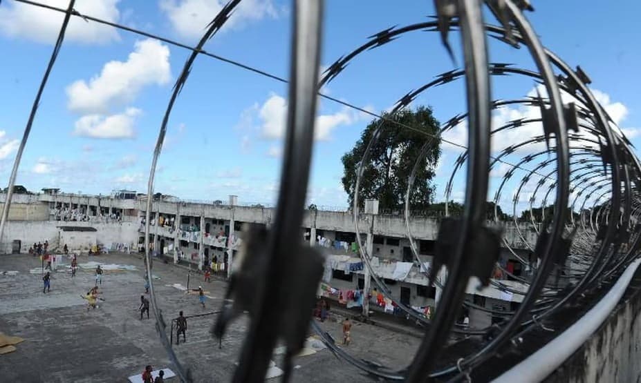 STF forma maioria contra cela especial para réus com ensino superior