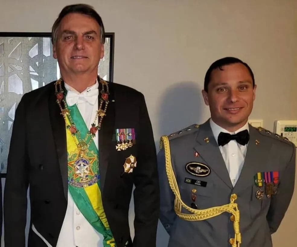 PF intima Bolsonaro e assessores a deporem em inquérito das joias