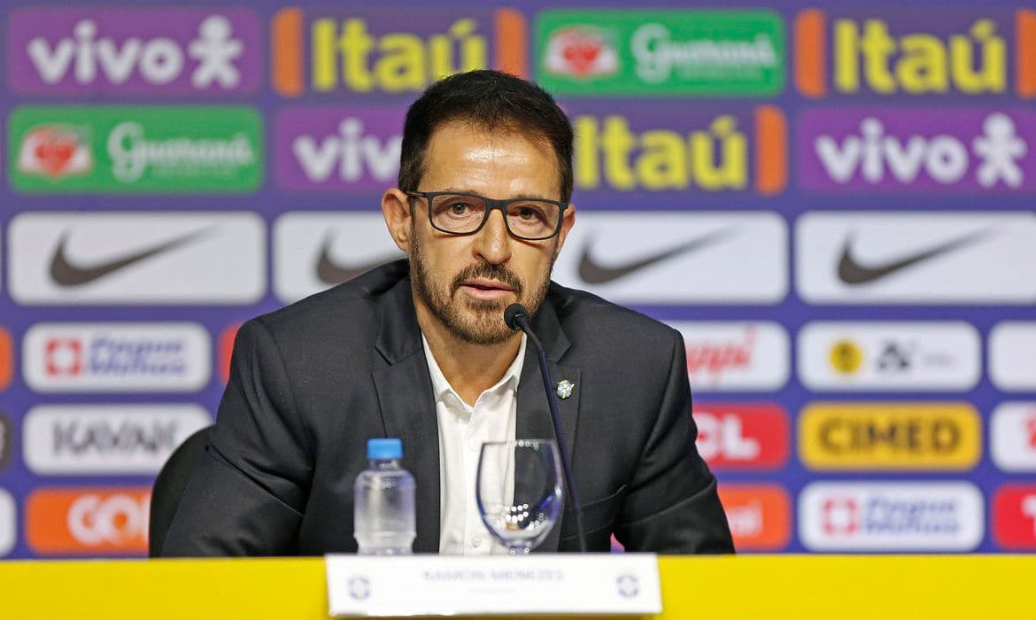 Técnico interino convoca seleção brasileira para amistoso com Marrocos