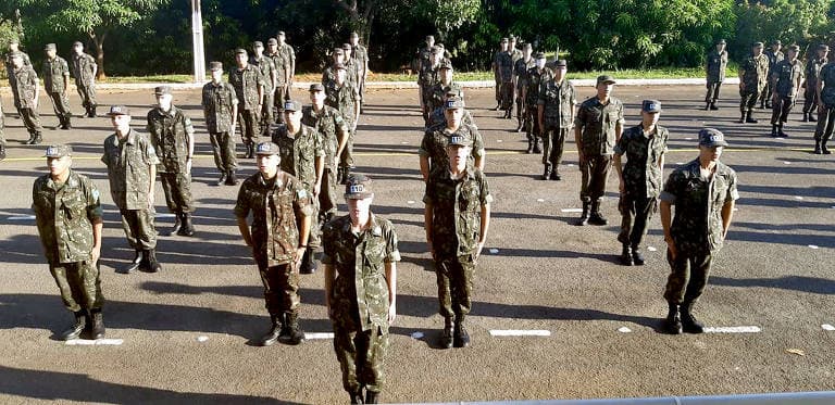 Militares compraram salgadinhos e picanha com dinheiro do combate ao Covid, diz TCU