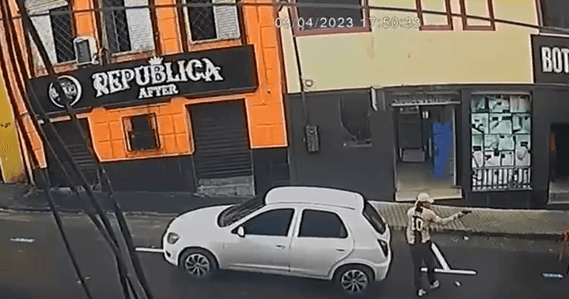 VÍDEO: jovem é morto a luz do dia em comércio no Centro