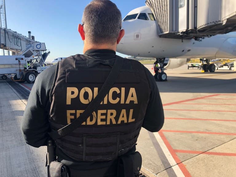 PF prende homem por trocar etiquetas de malas no aeroporto de SP