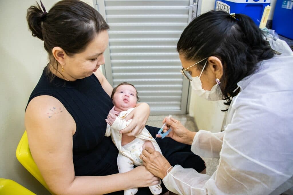 Projeto propõe autorização dos pais para vacinar filhos em Manaus