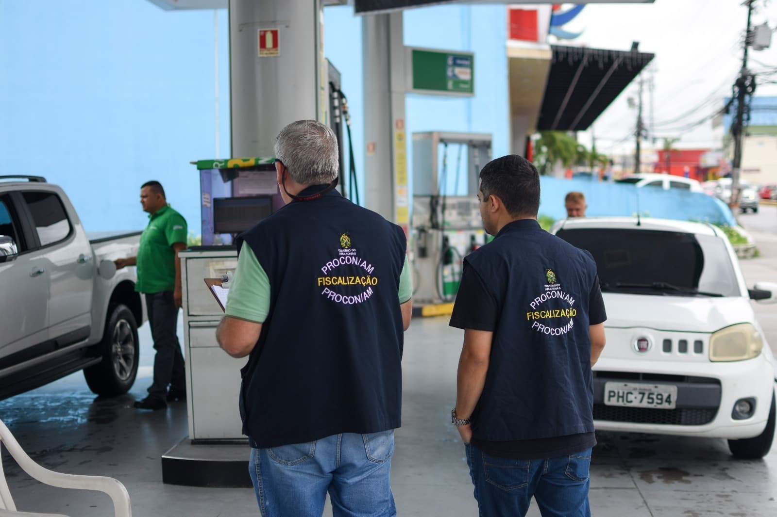 Procon-AM fiscaliza postos de combustíveis na zona sul de Manaus