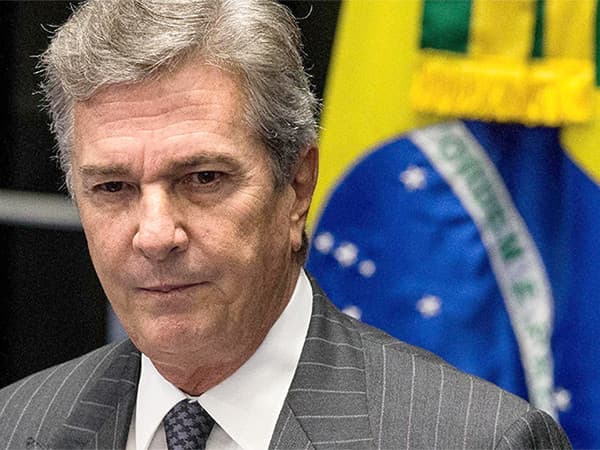 Collor é condenado a 8 anos de prisão por corrupção e lavagem de dinheiro