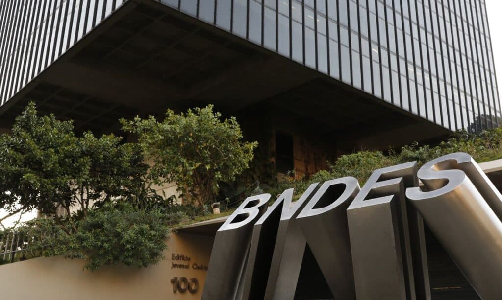 BNDES libera R$ 9 bilhões para ajudar empresas afetadas pelas tarifas dos EUA