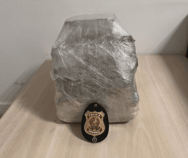 Homem deixa Manaus com 10 kg de maconha e é preso em Brasília