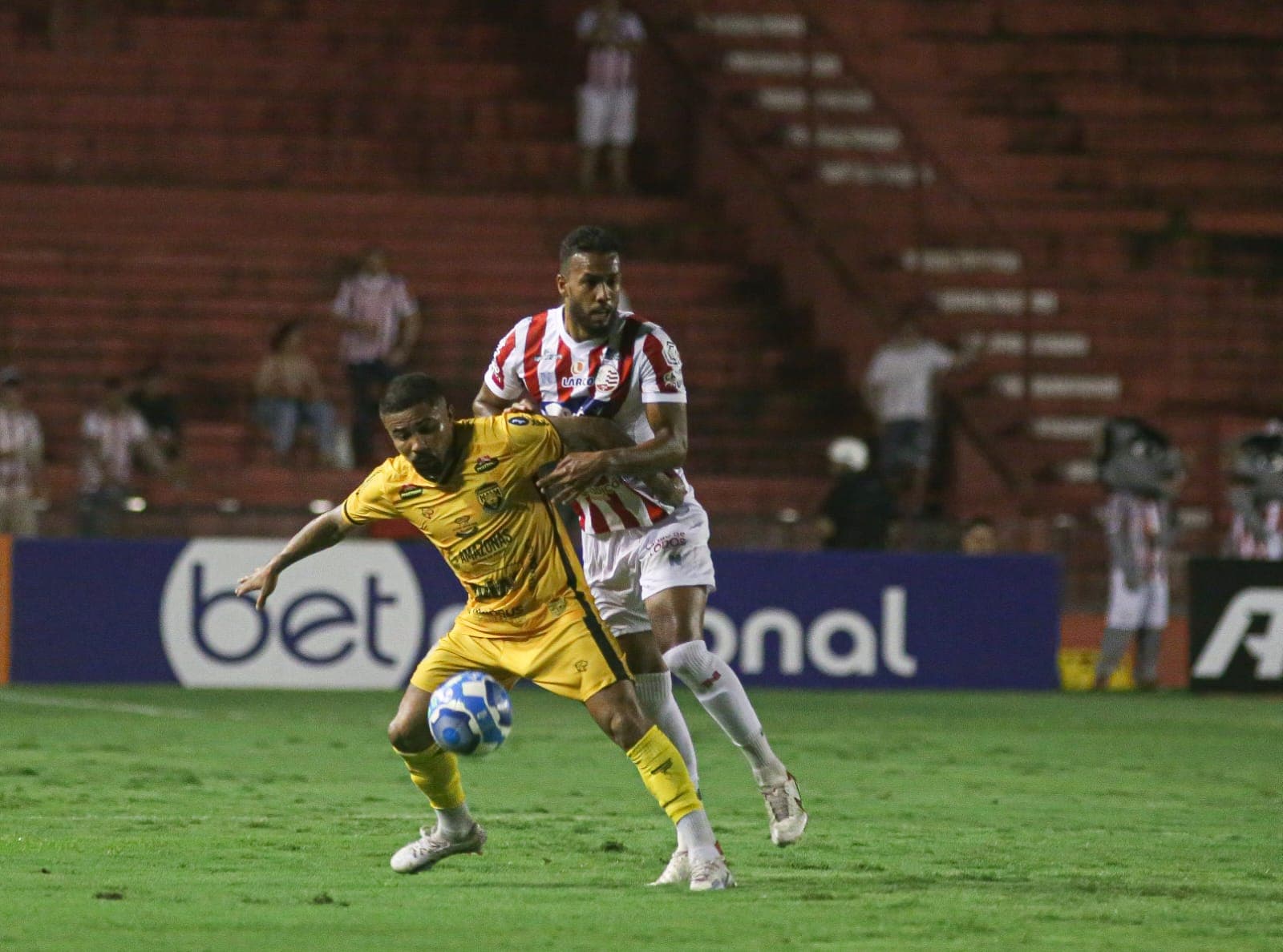 Amazonas vence o Náutico e dispara na liderança da Série C