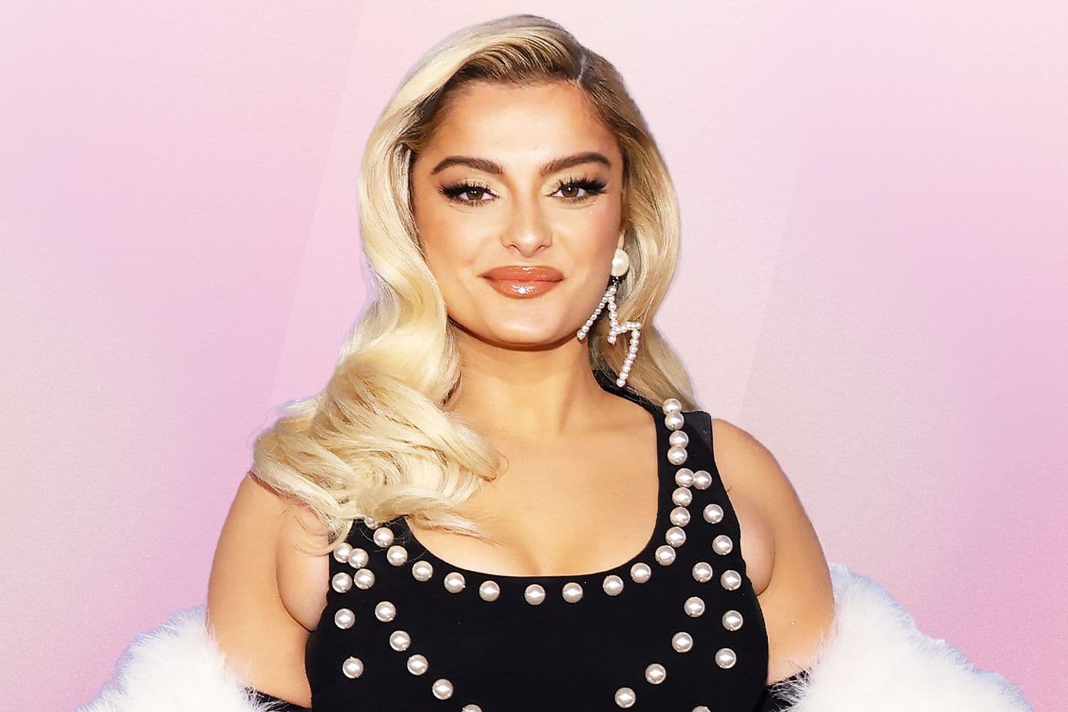 Fã joga celular e acerta olho de Bebe Rexha em show. Veja vídeo