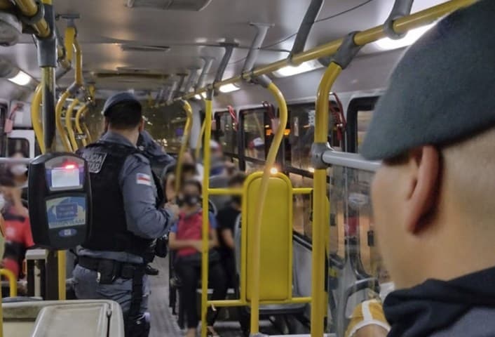 Polícia prende homem por roubo de coletivo em Manaus