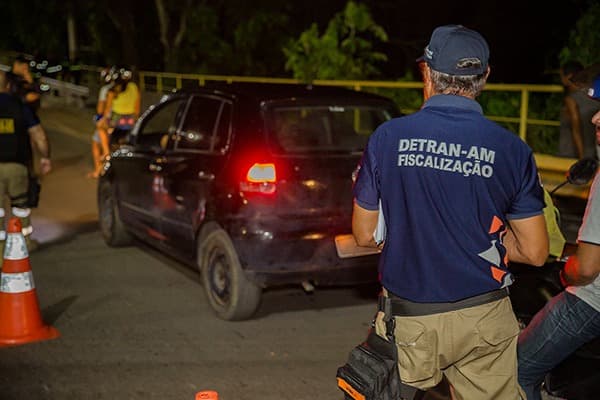 Mais de 500 condutores foram autuados no feriadão no AM