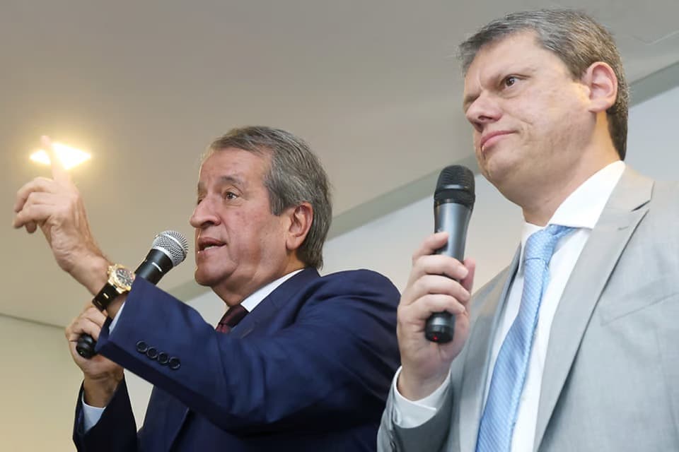 Valdemar admite erro ao chamar Tarcísio para reunião do PL