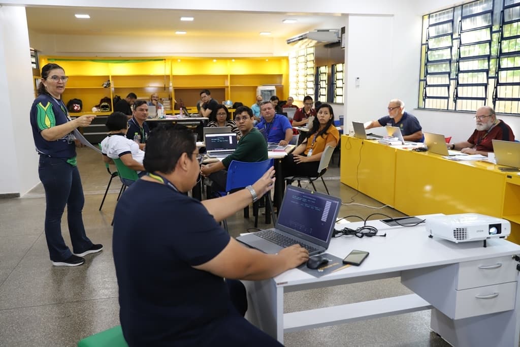 Divulgado calendário de reposição das aulas perdidas durante greve dos professores no AM. Confira