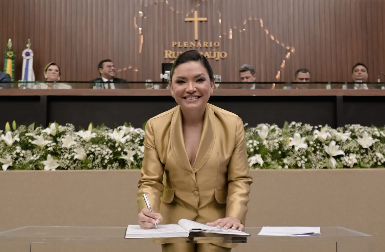 Aleam deve investigar Joana Darc por má conduta como deputada