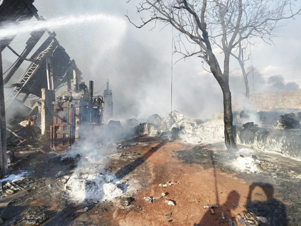 Depósito pega fogo em Porto Nacional-TO; Veja fotos