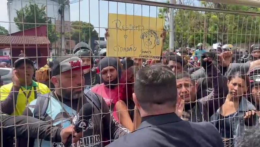 Após pressão de motoboys, PL que regulamenta entregas avança na CMM