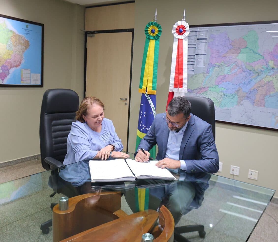 Therezinha Ruiz assume nova secretaria no AM