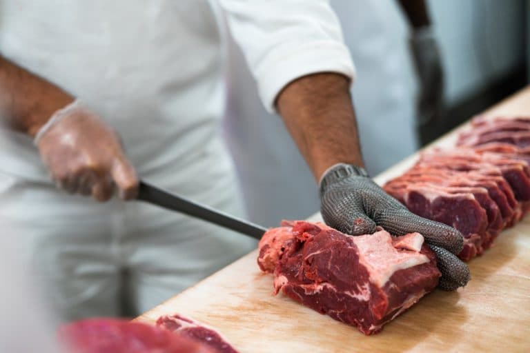 Reforma Tributária: Deputados querem incluir carnes na cesta básica com isenção de imposto