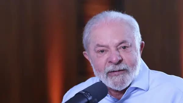 Lula confirma correção da tabela do IR para isentar quem ganha 2 salários