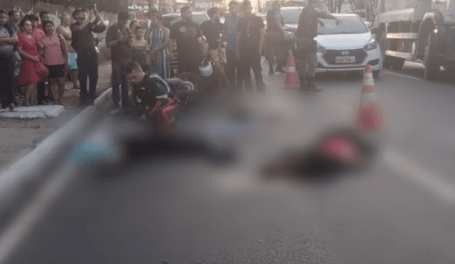 VÍDEO: Motorista por app fica ferido e passageira morre após acidente, em Manaus