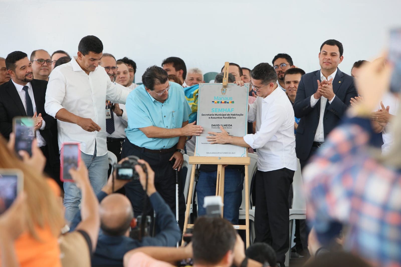 David Almeida anuncia construção de cerca de 17 mil moradias durante inauguração da sede da Semhaf