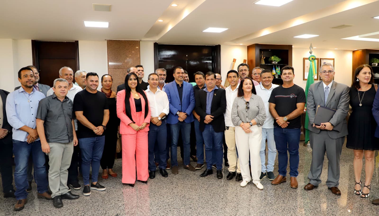 Repasse de recursos é debatida por prefeitos e governador do TO