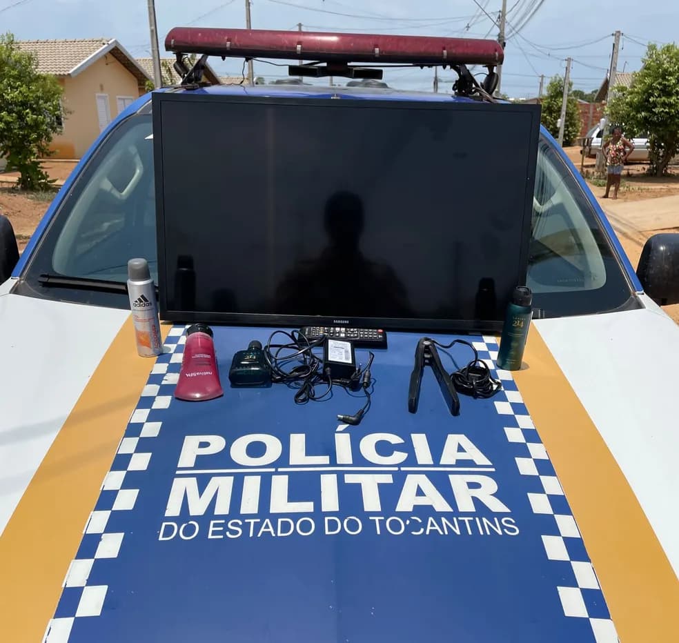 Homem é ‘imobilizado’ por moradores após invadir casa em Palmas e acaba preso
