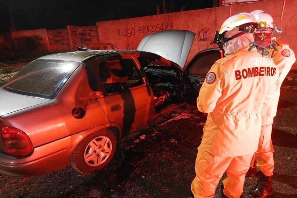 Em DF, cadáver encontrado em carro incendiado é de ex-assessor parlamentar