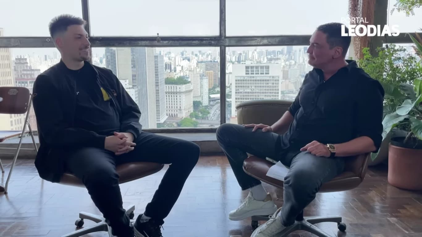 Renan Bolsonaro fala com Leo Dias sobre prints vazados: “Trabalha no Governo Lula”