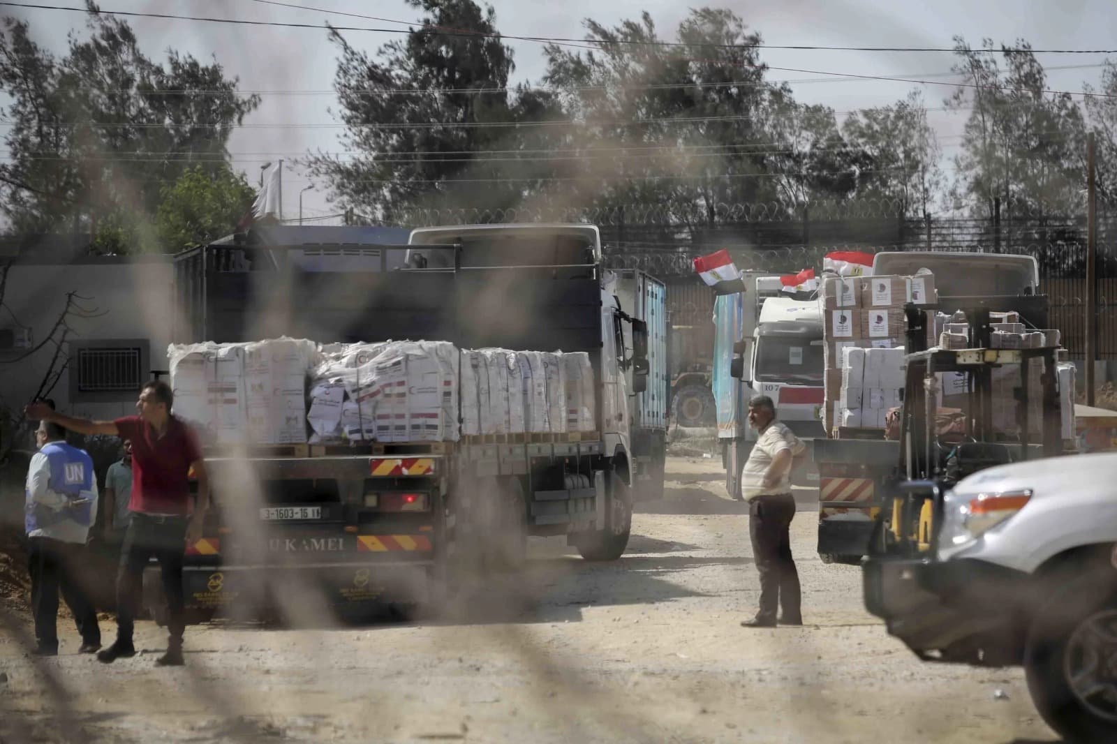 Gaza recebe mais suprimentos e medicamentos neste domingo (22)