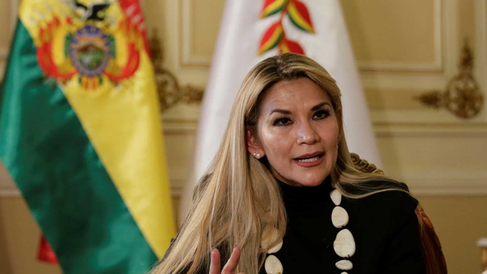Autoridades bolivianas acusam ex-presidente Jeanine Añez de genocídio e pedem 30 anos de prisão