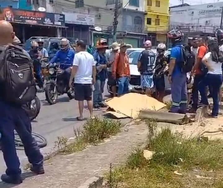 Vídeo: homem morre atropelado em avenida de Manaus
