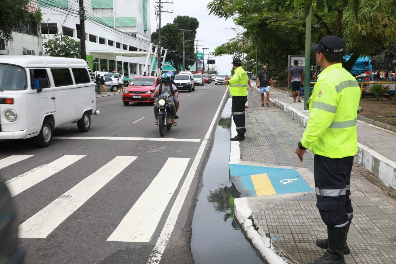 Manaus terá reforço em linhas de ônibus para atender cemitérios no feriado de Finados