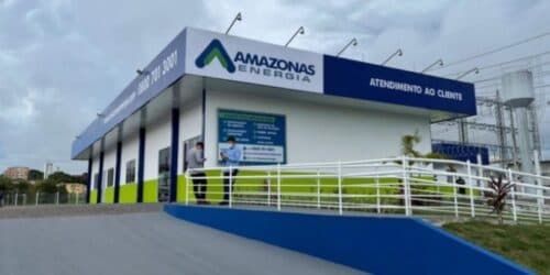 Clientes de concessionária de energia reclamam de constantes apagões em Manaus