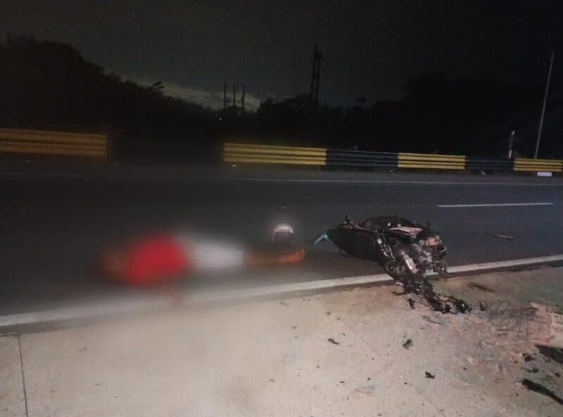 Motociclista morre após atingir poste na Ponte Rio Negro