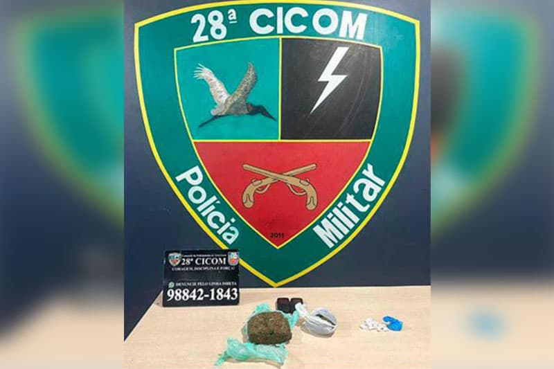 Mulher é presa por tráfico de drogas no Puraquequara, em Manaus