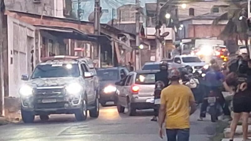 Menino é baleado durante confronto entre criminosos e policiais em Manaus