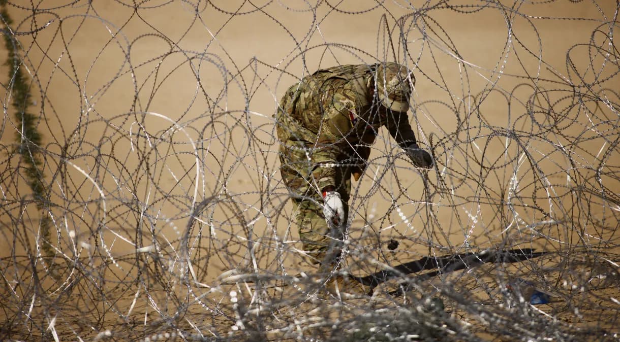 Governo do Texas pede que Biden não remova os arames de fronteira com México